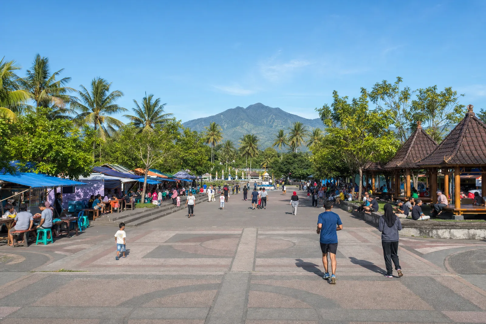 Praya’s Tastura Muhajirin Square Becomes a Local Food and Community Hub