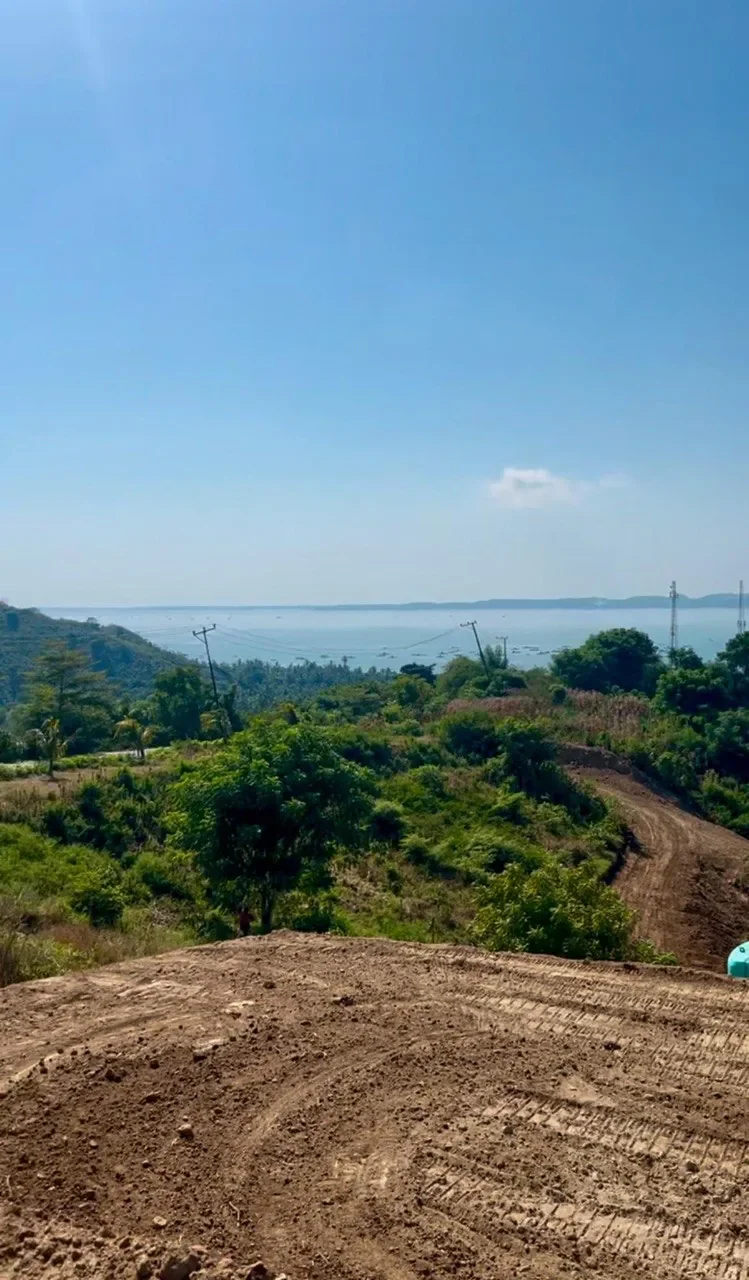 60-Are Freehold Land with Panoramic Ocean View in Awang photo
