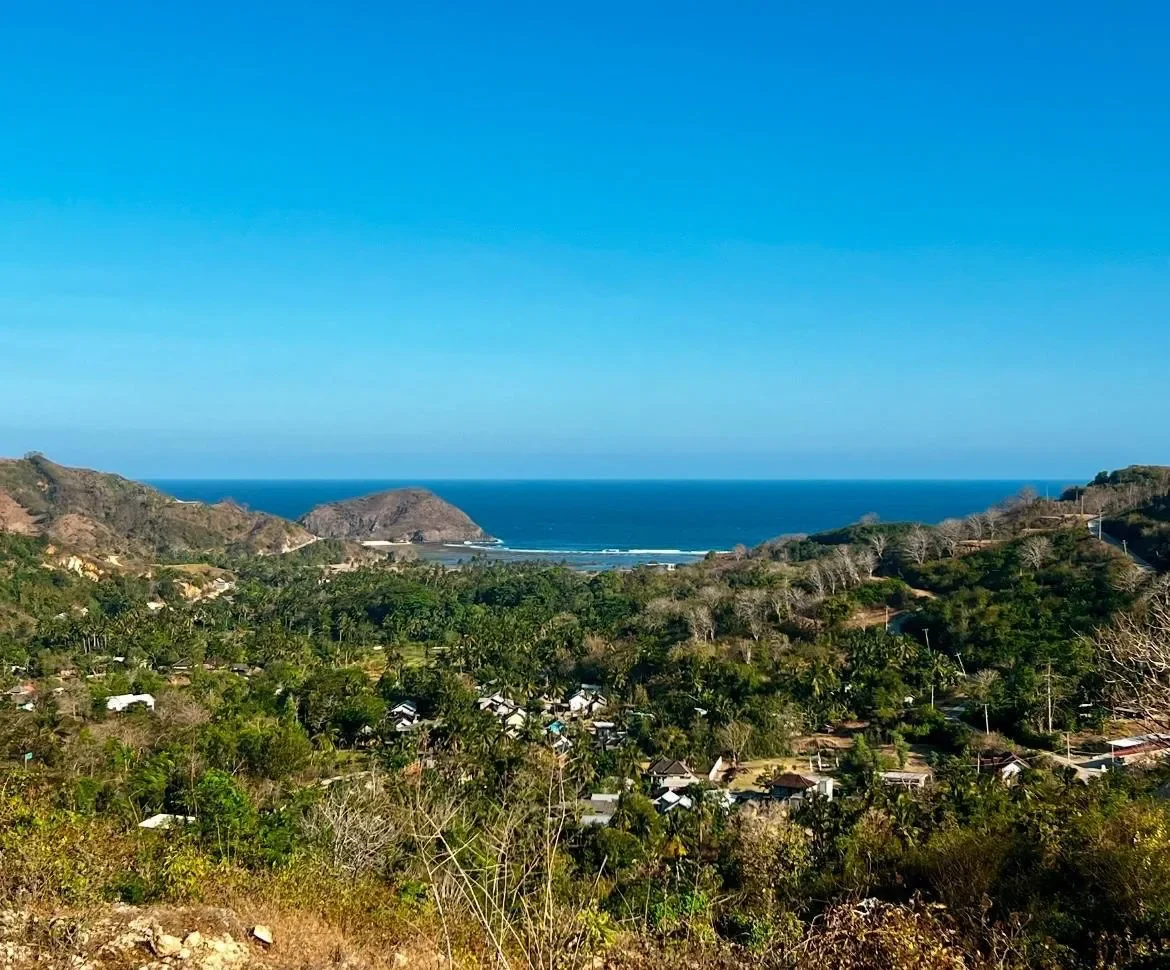 Freehold Land of 10 Are with Ocean View in Prabu photo